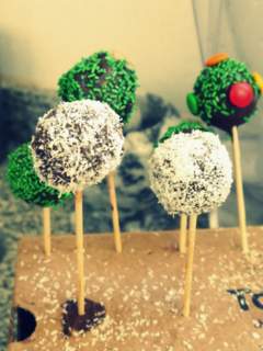 cake pops baby shower