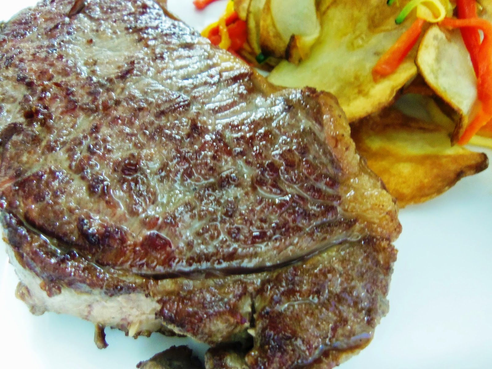 Un plat, une histoire Entrecôte de bœuf,sauce brune au poivre,et