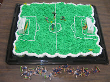 Pastel de cupcakes de cancha de futbol