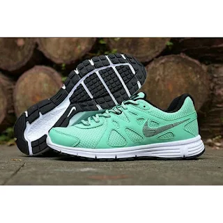 Obral Sepatu Nike Revolution Original Light Green