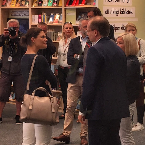 Crown Princess Victoria visited the Race Village and the pavilion of the City in Gothenburg