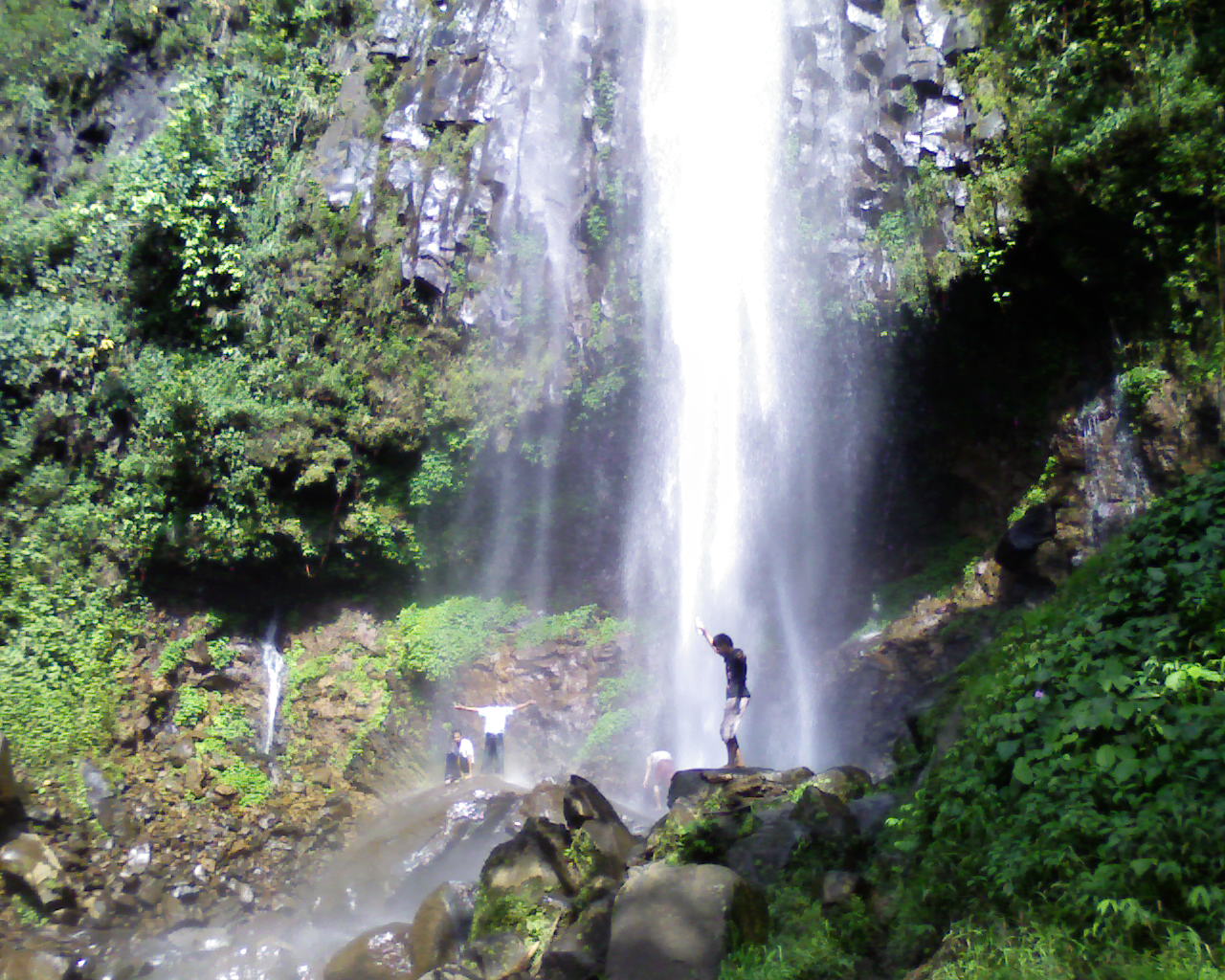 87+ Gambar Air Terjun Montel Terlihat Keren 87+ Gambar Air Terjun Montel Terlihat Keren