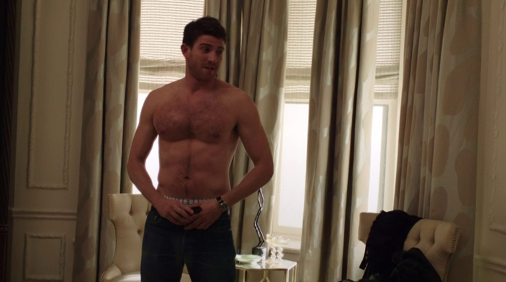 Bryan Greenberg Shirtless in How to Make it in America s2e06