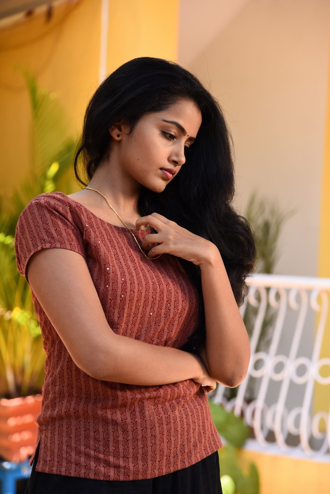 Beauty Galore HD : Anupama Parmeswaran Down To Earth Beautiful