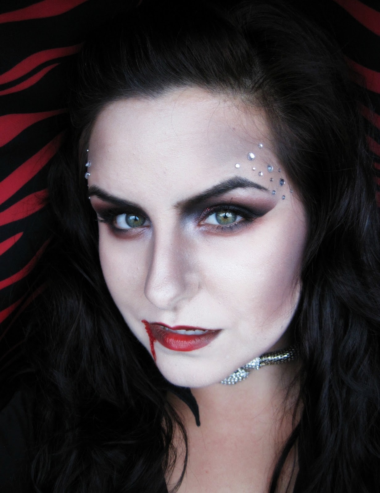 MissCaseyB's Beauty Blog: Halloween: Vampiress