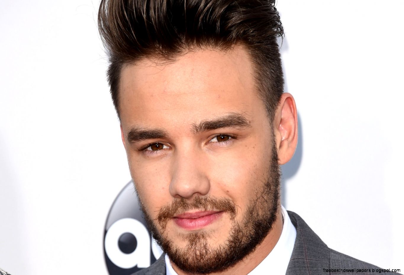 Liam Payne Says His New Years Resolution is to Give Up Smoking