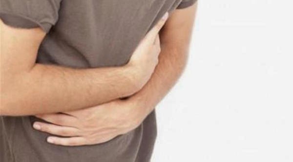 تقلصات المعدة تنذر بأمراض في
