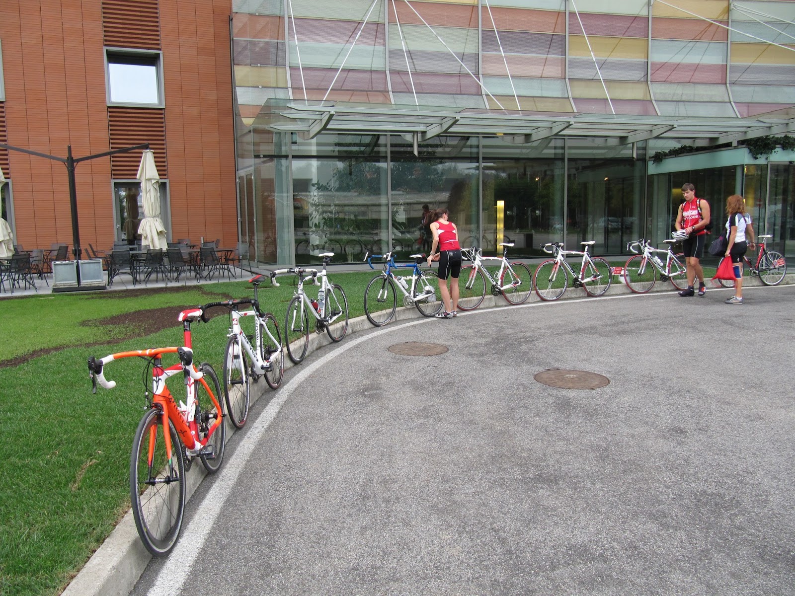 cycling italy carbon road bike rental shop in Milan