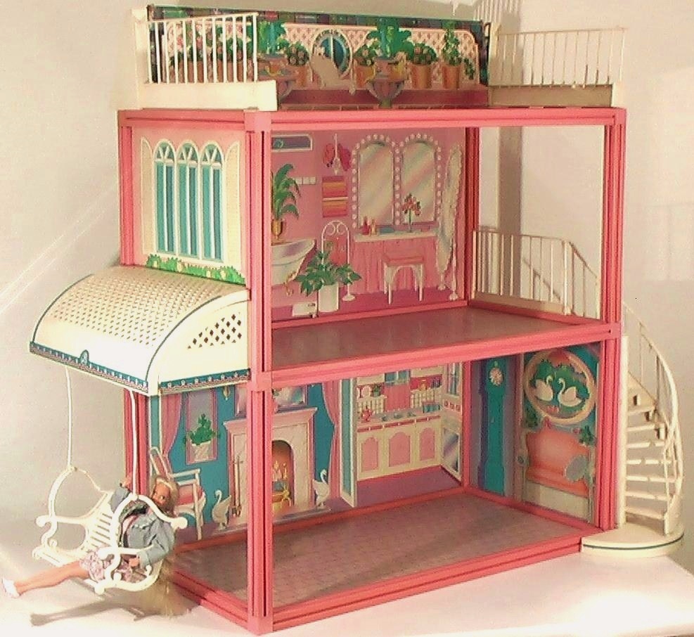 Детский домик из старой мебели - фото