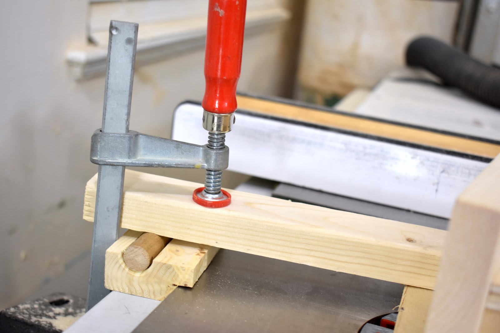 Jax Design: Table Saw jig for Wooden Spoons