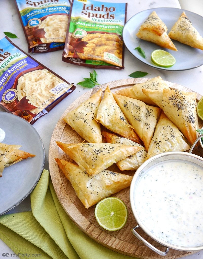 Vegetarian Indian Samosas Recipe - an easy to make, quick appetizer to please the whole family! Delicious served as party appetizers, entrees or snacks! by BirdsParty.com @birdsparty #samosas #vegetarianrecipe #indianrecipe #vegetariansamosa #indianfood #partyappetizer #appetizerrecipe #appetizers