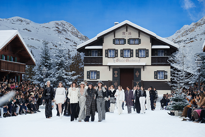 DESIGN and ART MAGAZINE: Karl Lagerfeld's Chanel Winter Wonderland