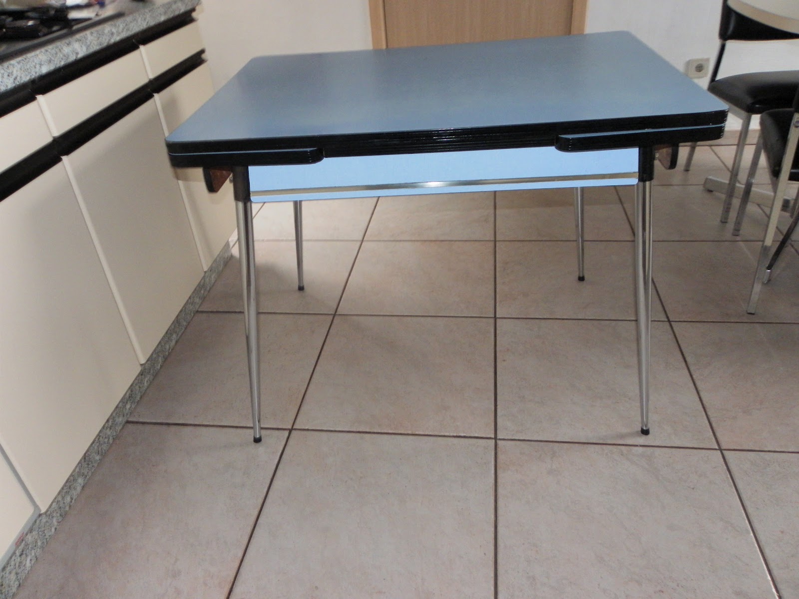 Table Rectangulaire Formica Avec Tiroir Et 2 Rallonges - 79x59,5cm, H 77cm - Occasion