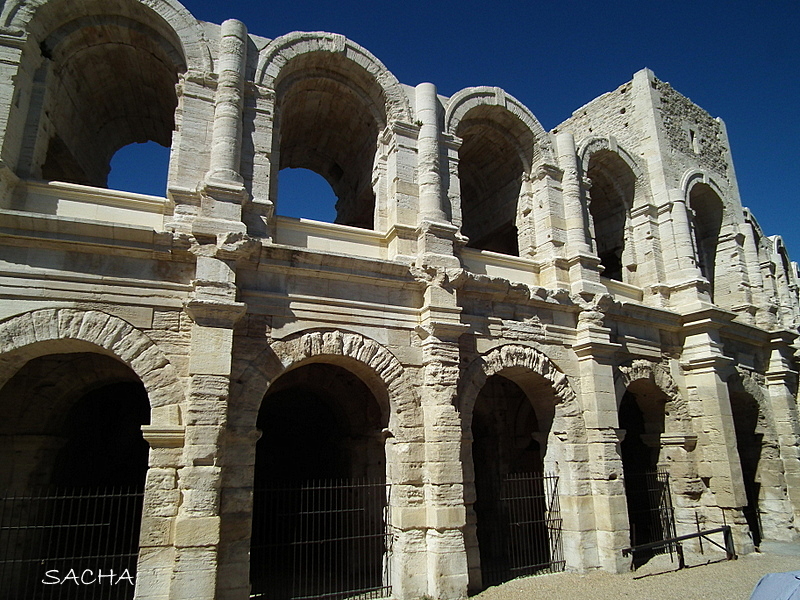 Un jour....Une photo !( blog photo ) L'Amphithéâtre ( arènes ) d'Arles