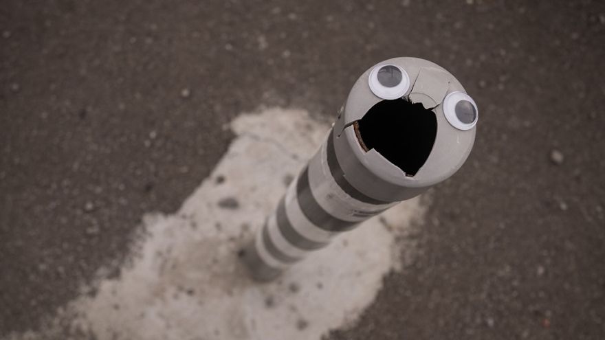 Guy Puts Googly Eyes On Broken Street Objects And The Result Is Hilarious