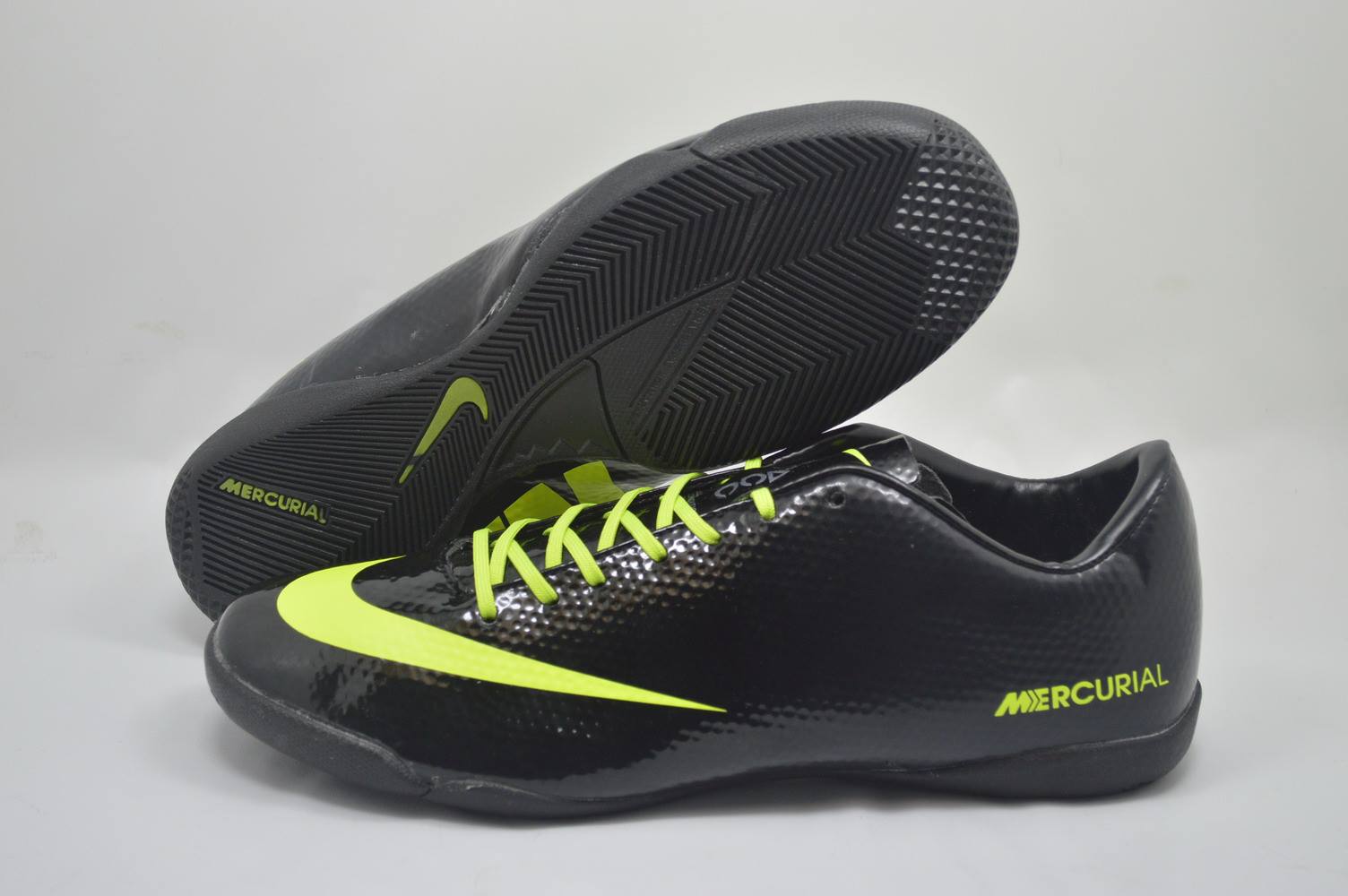  Sepatu  Futsal Nike  dan  Adidas  Terbaru Sepatu  Futsal Nike  