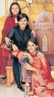 Raveena Tandon Family Husband Son Daughter Father Mother Marriage