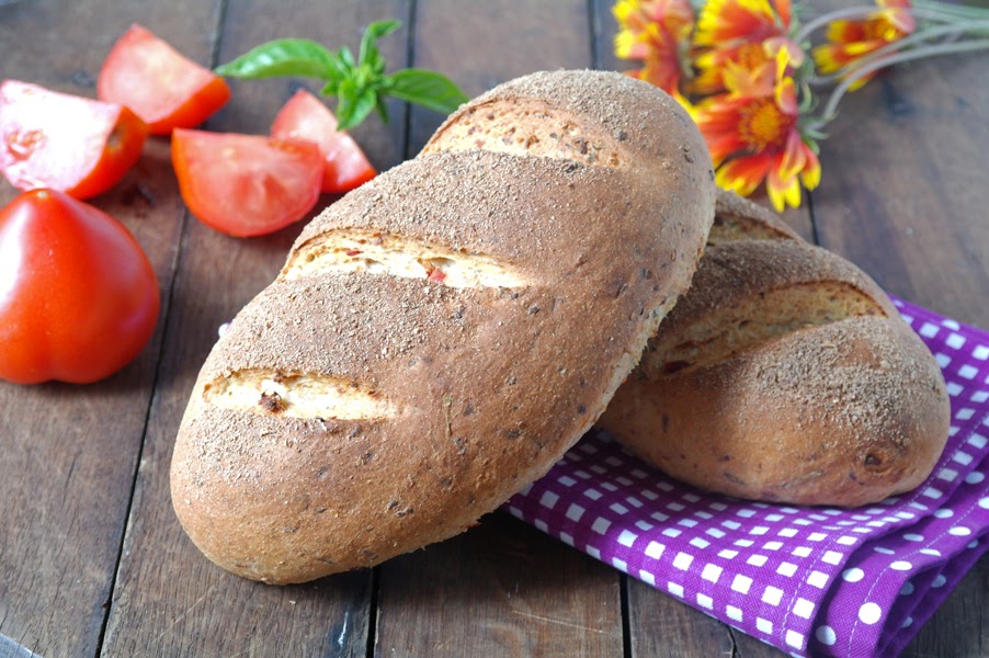 Хлеб ру рецепты. Хлеб ароматный Коломенский. Пряный хлеб. Батон ароматный. Душистый хлеб.