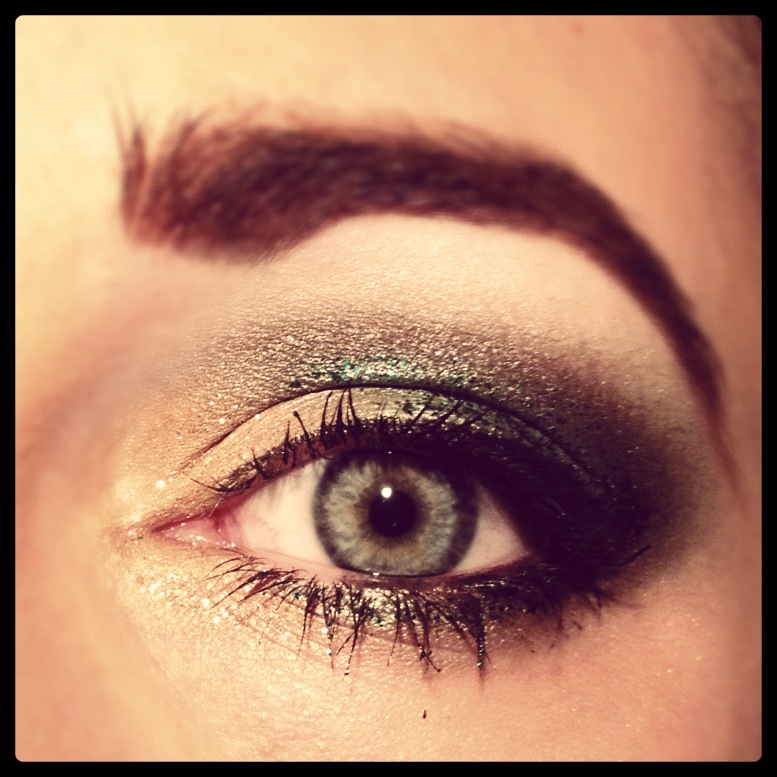 ! Enchanted Makeup: Green and Gold Eyes....