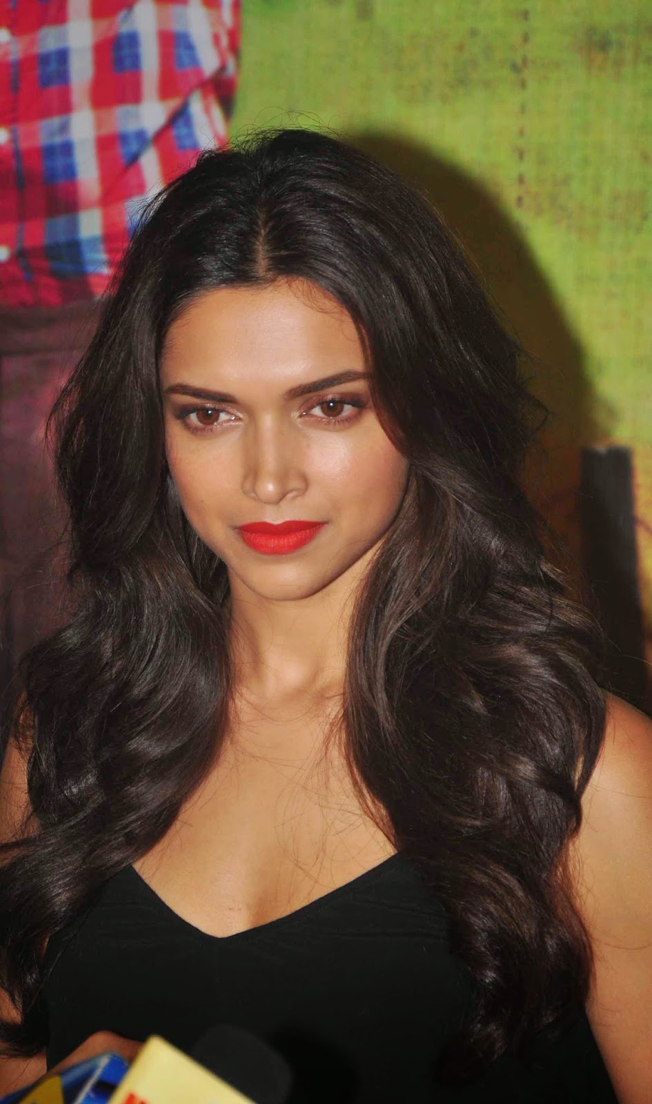 High Quality Bollywood Celebrity Pictures Deepika