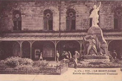 CPA monuments aux Morts du Puy-de-Dôme, le Mont Dore