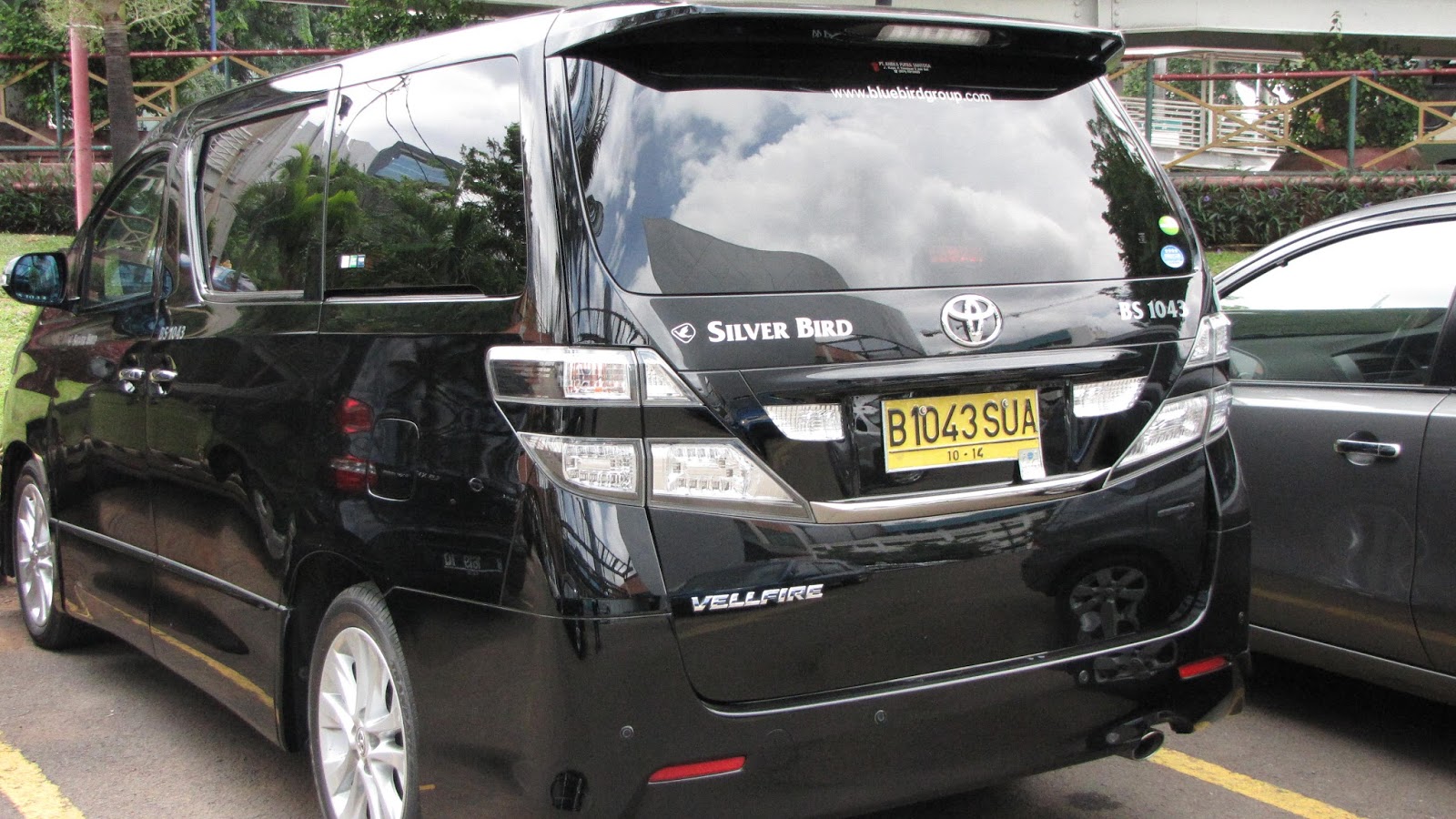Toyota Alphard & Vellfire 2015: Kemewahan dan Kenyamanan di Jalan Raya
