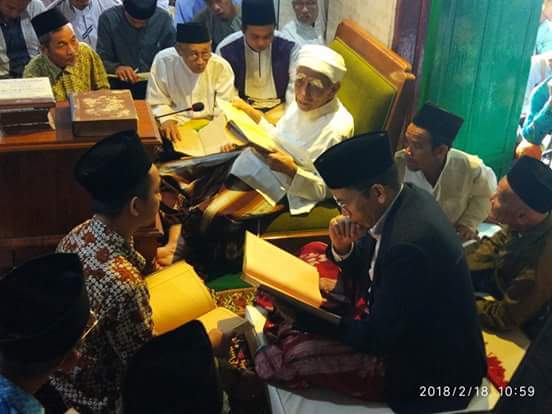 Mbah Maimoen Sarang: Damaikan Hati Dengan Mengaji