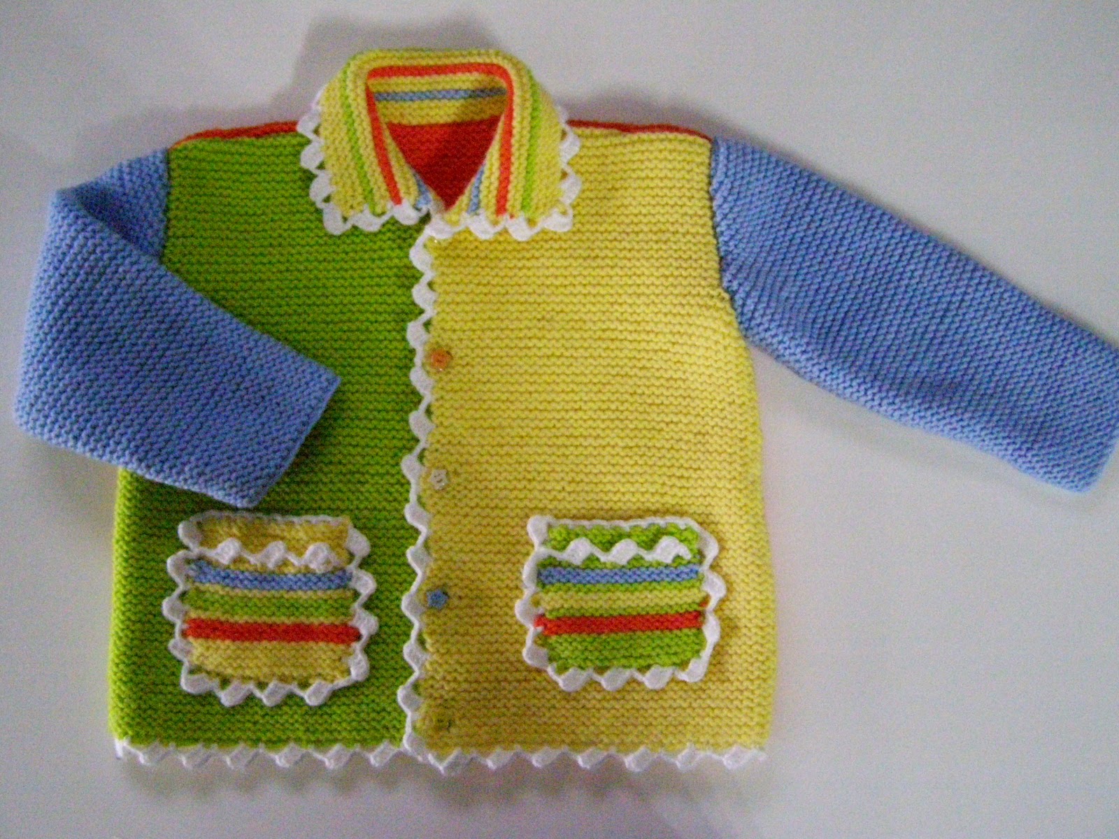 annemin el emegi rengarenk bebek hırkası