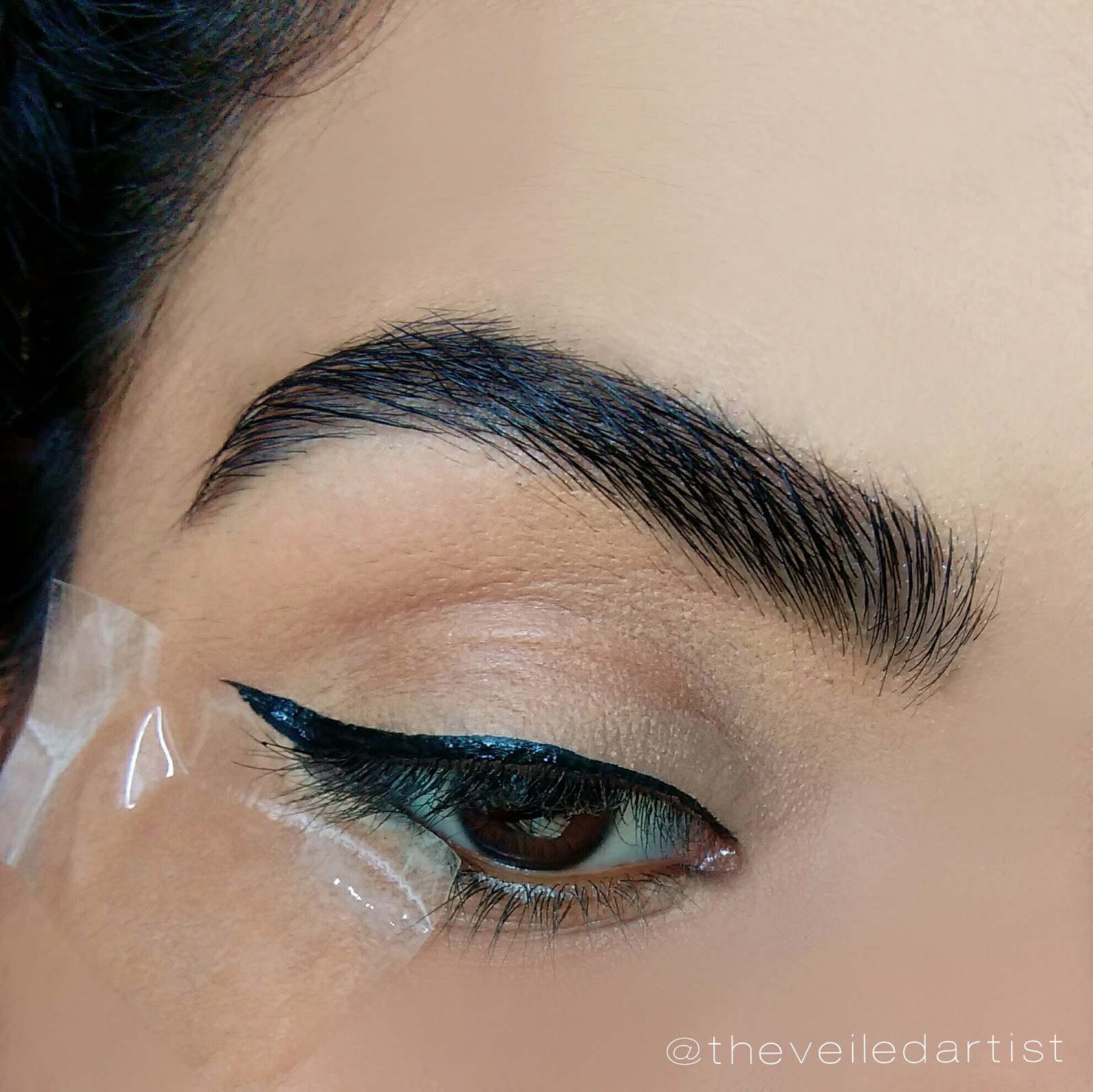 Easy winged liner tutorial (using tape)!? The Veiled Artist