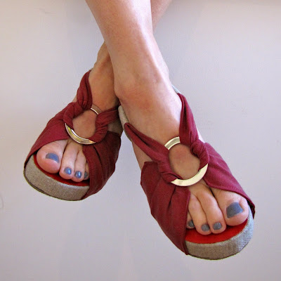 Of Dreams and Seams: Home-made Fabric Sandals, with full Tutorial!