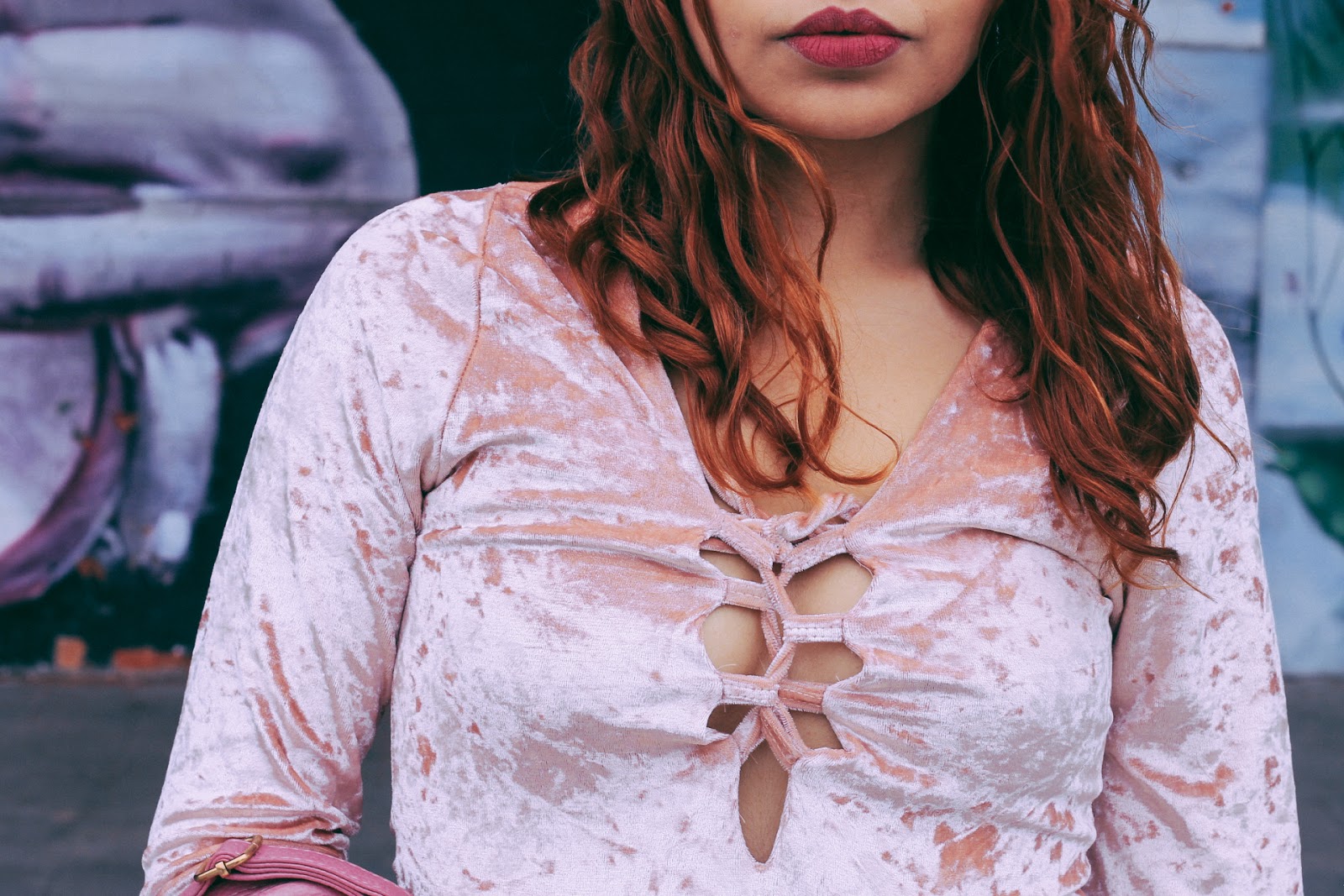 look body veludo rose, onde comprar body veludo barato, look oxford tratorado, look rose, cabelo ondulado, cabelo ruivo, look rosa e jeans, roupas da china, look da china look body veludo rose, onde comprar body veludo barato, look oxford tratorado, look rose, cabelo ondulado, cabelo ruivo, look rosa e jeans, roupas da china, look da china