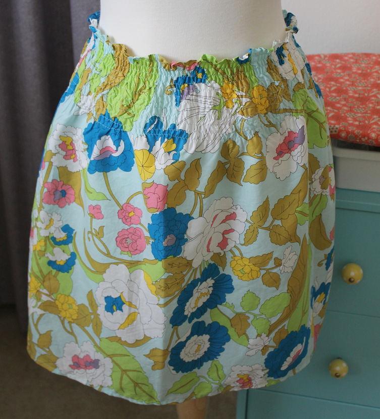 Sew Chatty: {Shirred Waisted Skirt: Pattern Review & GIVEAWAY!}