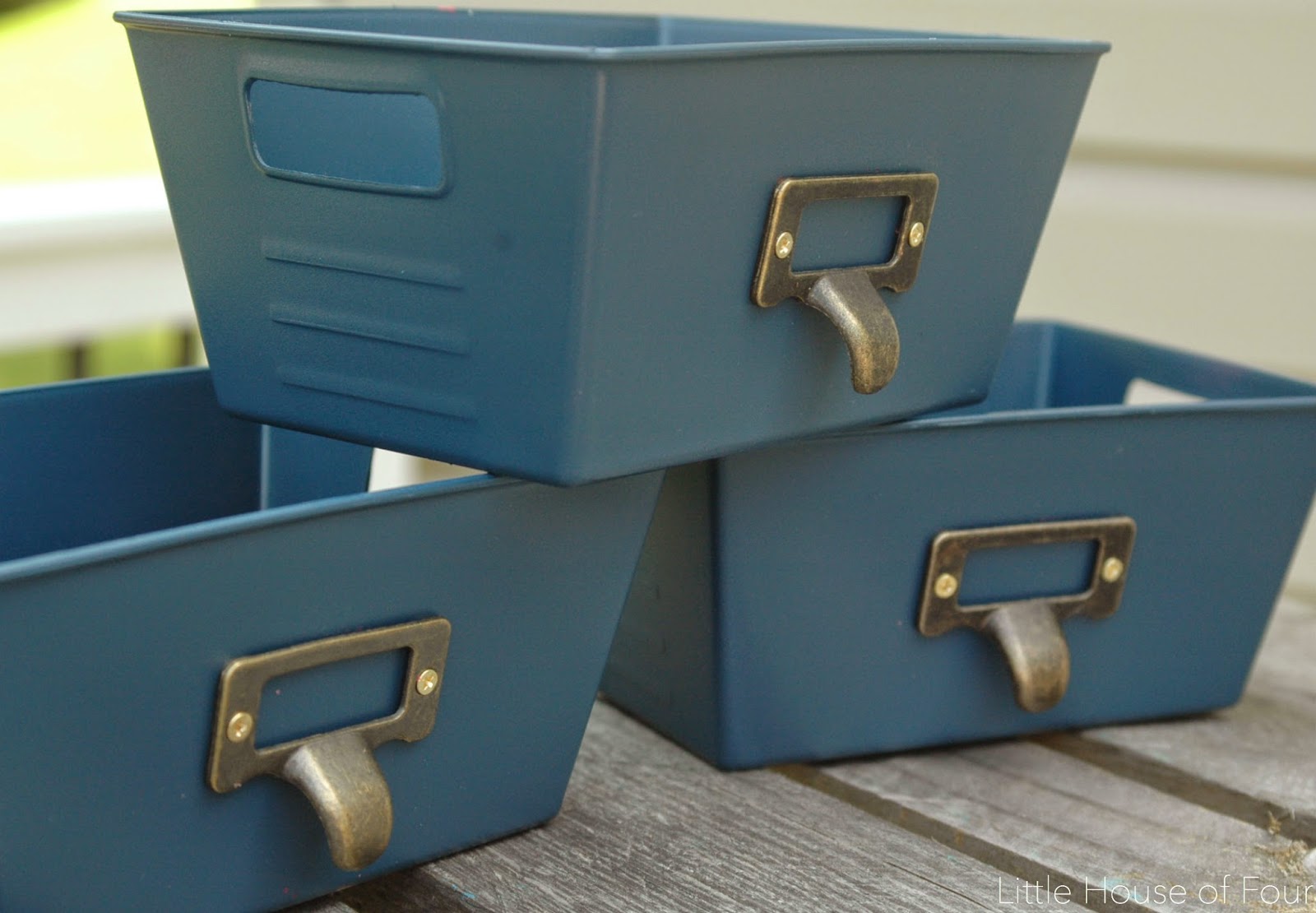 Plastic Storage Bin Makeover