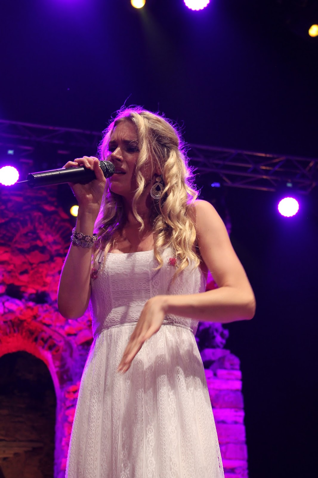 LIVE REVIEW Joss Stone Song Lyrics