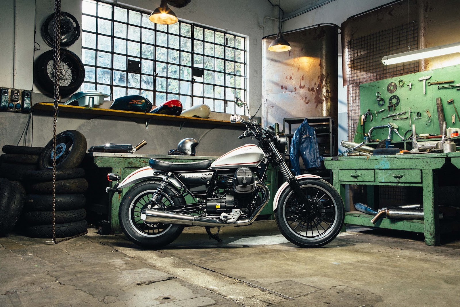 moto guzzi v9 roamer 2016