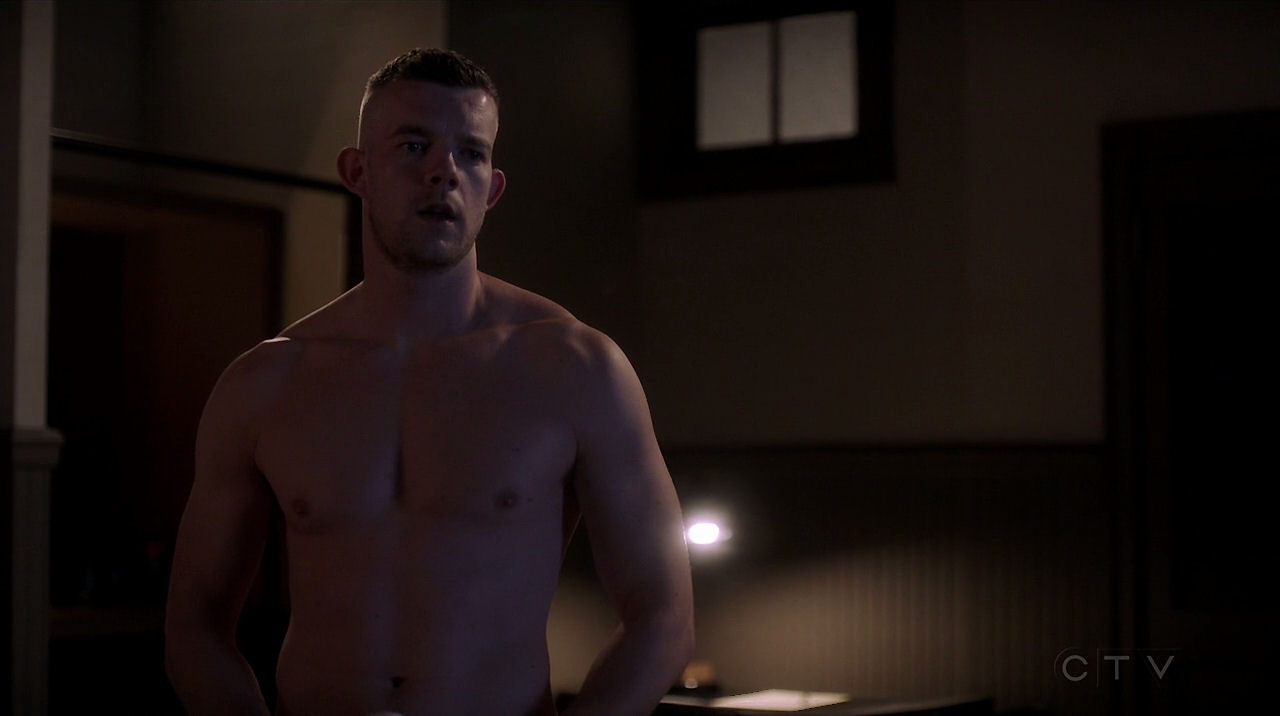 Russell Tovey, Jake McLaughlin & Aarón Díaz on Quantico (2016) .