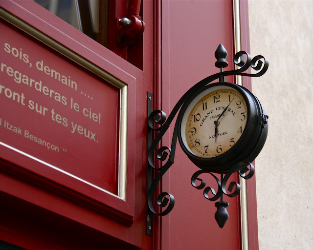 QUELLE HEURE EST IL PARIS visual data 2