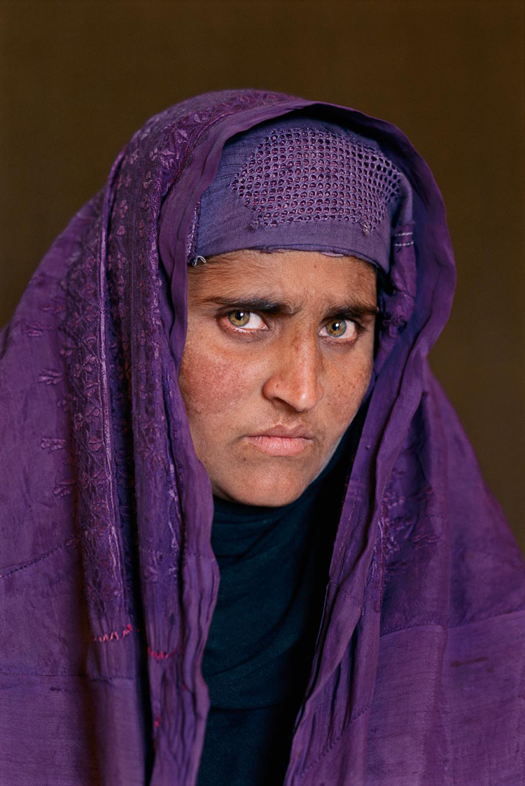 12 Artist Steve McCurry Afghan Girl