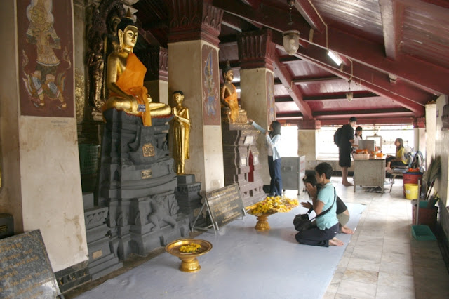 Wat Phra Mahathat Entrance
