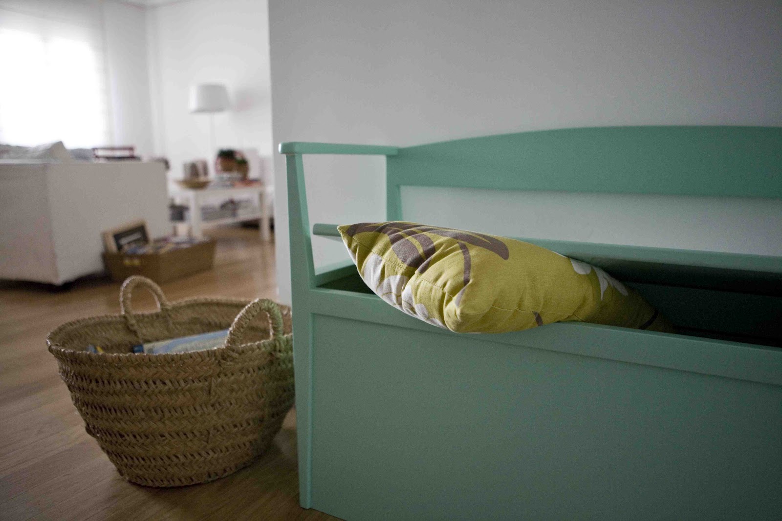 Hazte un mueble. O dos: Un banco verde mint para la entrada. Pasen ustedes