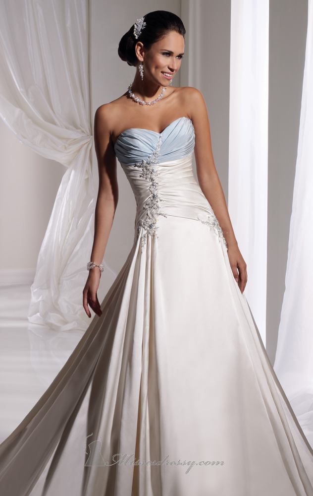 robes de mariage,robes de soir?�e et d?�coration: Robe de mari?�e bleue et blanche
