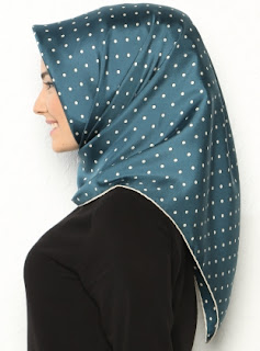 Style Hijab Turki Model Terbaru Motif Polkadot
