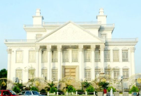 Who Owns This Mansion who-owns-this-mansion
