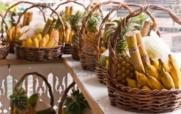 Shelves for storing fruits