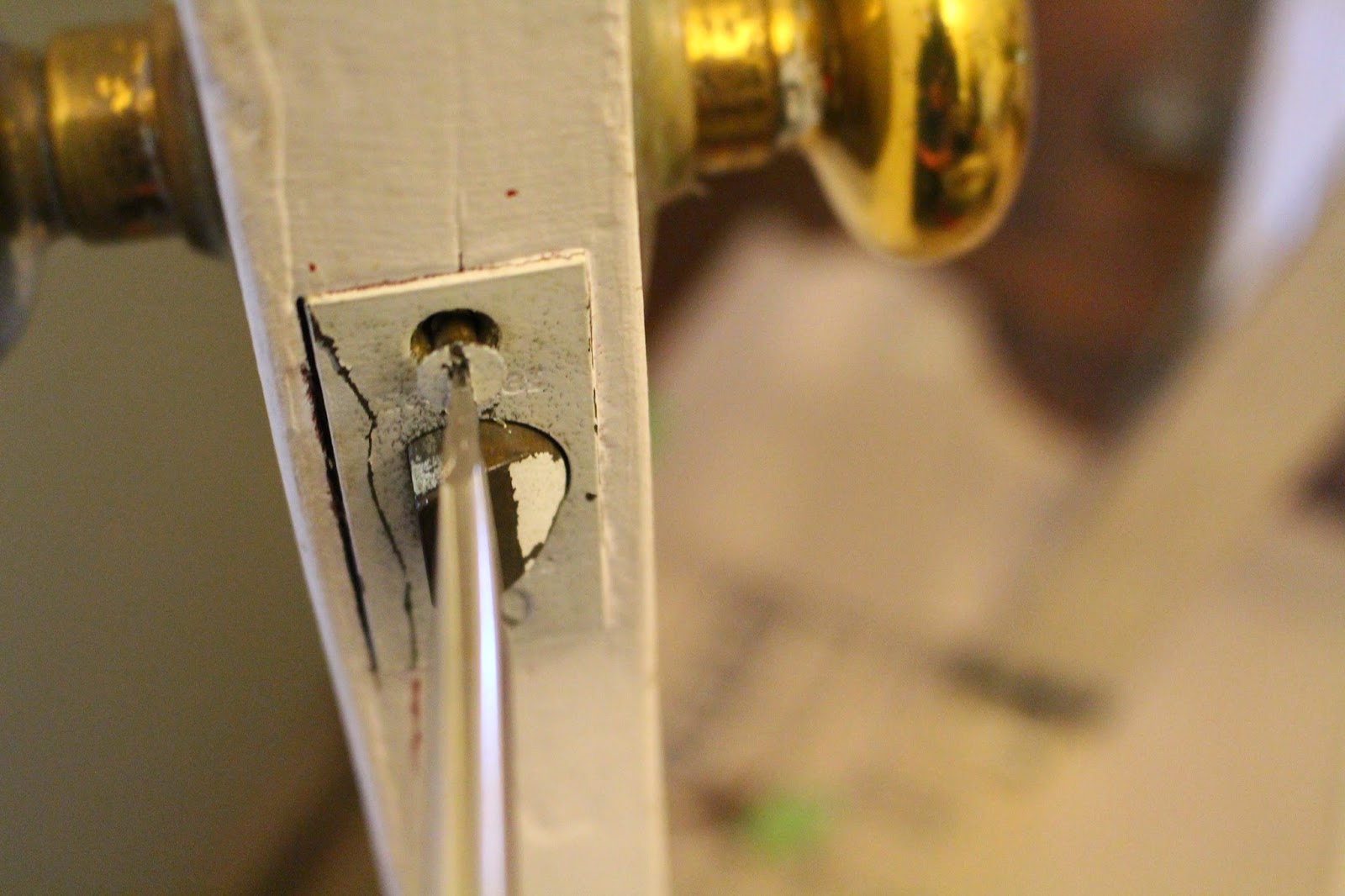 Life On Elizabeth How to Remove an Old Door Knob