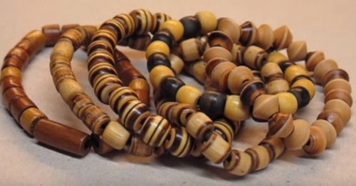 Jewelry tutorial: making natural cord bracelets with wooden beads and