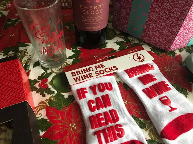 find-me-a-gift-wine-socks