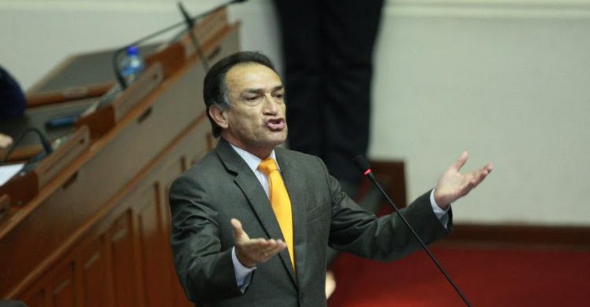 Fuerza Popular ya decidió votar a favor de la vacancia el jueves, anunció el congresista Héctor Becerril Fuerza Popular ya decidió votar a favor de la vacancia el jueves, anunció el congresista Héctor Becerril