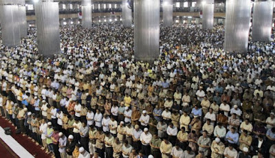 Apakah Sholat Tarawih 8 rakaat atau 20 rakaat? - Tuntunan Ibadah Sholat