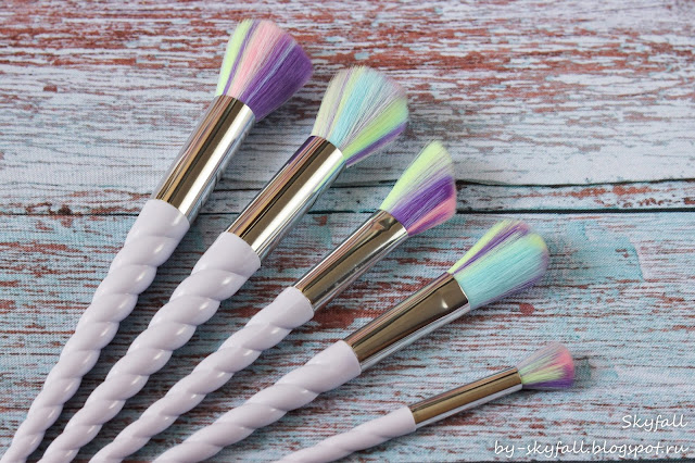 Nylon Rainbow Unicorn Shape Makeup Brushes Set